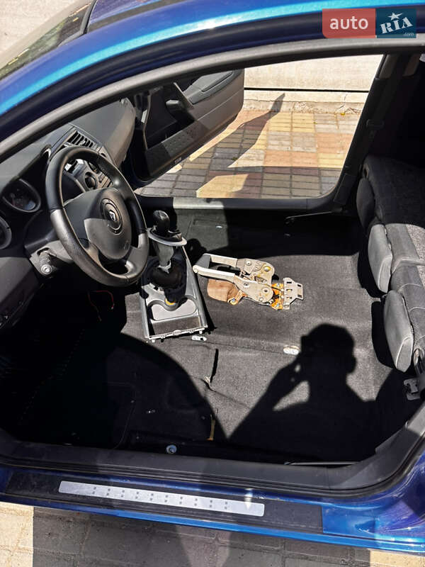 Купе Renault Megane 2003 в Ватутіному