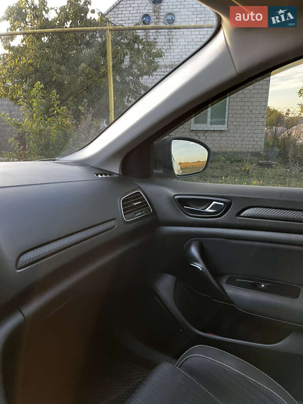 Универсал Renault Megane 2018 в Царичанке фото 13 Универсал Renault Megane 2018 в Царичанке