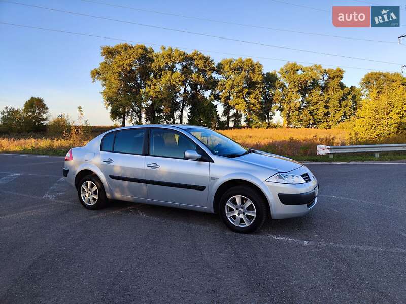 Седан Renault Megane 2005 в Ромнах
