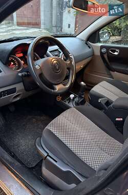 Хэтчбек Renault Megane 2003 в 