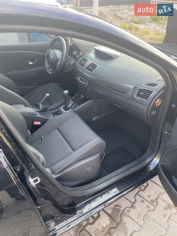 Универсал Renault Megane 2011 в Житомире фото 22 Универсал Renault Megane 2011 в Житомире