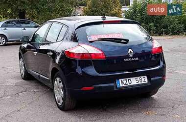 Хэтчбек Renault Megane 2010 в 