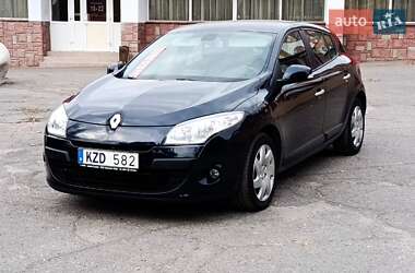 Хэтчбек Renault Megane 2010 в 