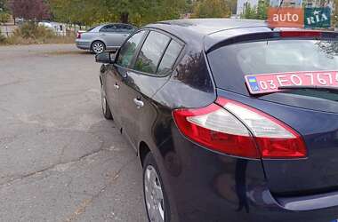 Хэтчбек Renault Megane 2010 в 
