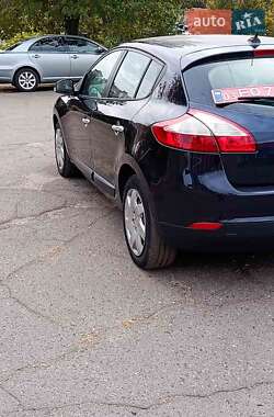 Хэтчбек Renault Megane 2010 в 