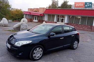 Хэтчбек Renault Megane 2010 в 