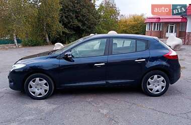 Хэтчбек Renault Megane 2010 в 