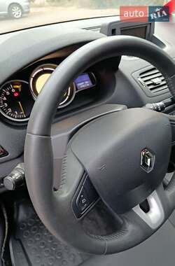 Хэтчбек Renault Megane 2010 в 