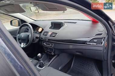 Хэтчбек Renault Megane 2010 в 