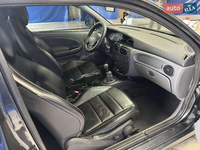 Купе Renault Megane 2000 в Городке