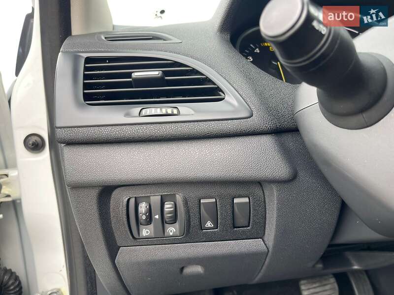 Универсал Renault Megane 2011 в Ужгороде фото 23 Универсал Renault Megane 2011 в Ужгороде