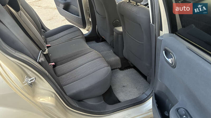 Универсал Renault Megane 2007 в Кривом Роге фото 27 Универсал Renault Megane 2007 в Кривом Роге