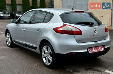 Хэтчбек Renault Megane 2009 в 