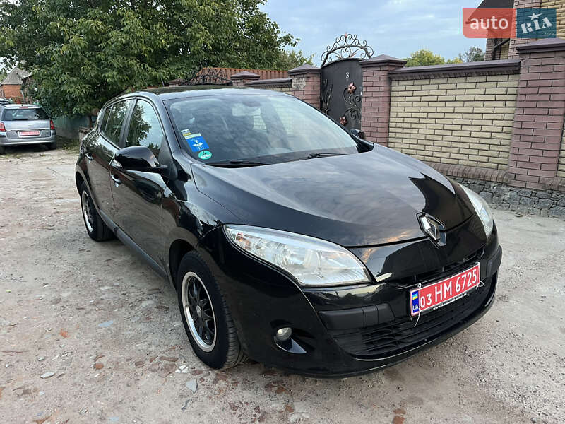 Хетчбек Renault Megane 2010 в Охтирці фото 2 Хетчбек Renault Megane 2010 в Охтирці
