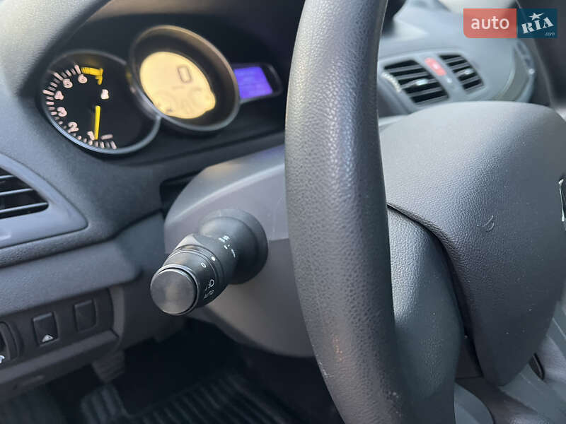 Хетчбек Renault Megane 2010 в Охтирці фото 41 Хетчбек Renault Megane 2010 в Охтирці