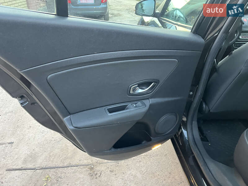 Хетчбек Renault Megane 2010 в Охтирці фото 42 Хетчбек Renault Megane 2010 в Охтирці