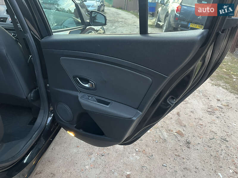 Хетчбек Renault Megane 2010 в Охтирці фото 46 Хетчбек Renault Megane 2010 в Охтирці