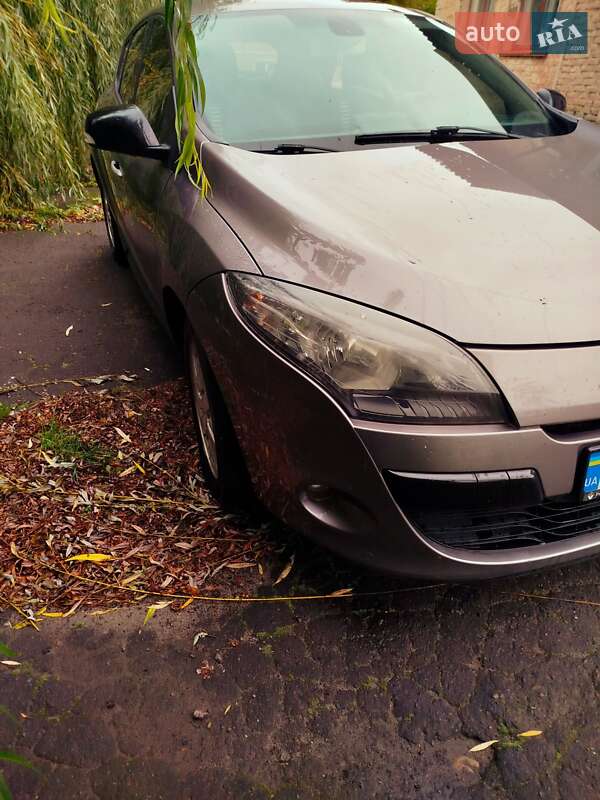 Хэтчбек Renault Megane 2011 в Нововолынске фото 5 Хэтчбек Renault Megane 2011 в Нововолынске