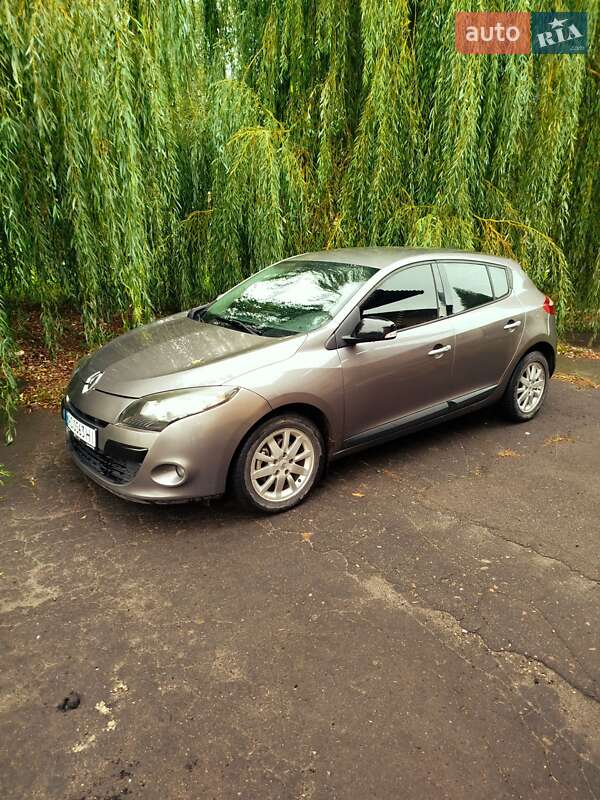 Хэтчбек Renault Megane 2011 в Нововолынске фото 8 Хэтчбек Renault Megane 2011 в Нововолынске