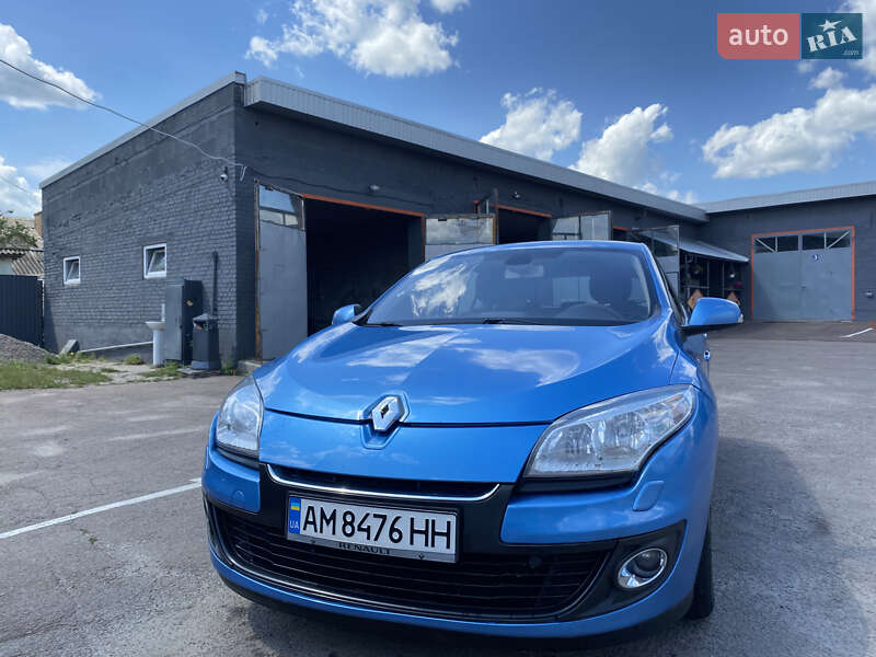Хетчбек Renault Megane 2012 в 