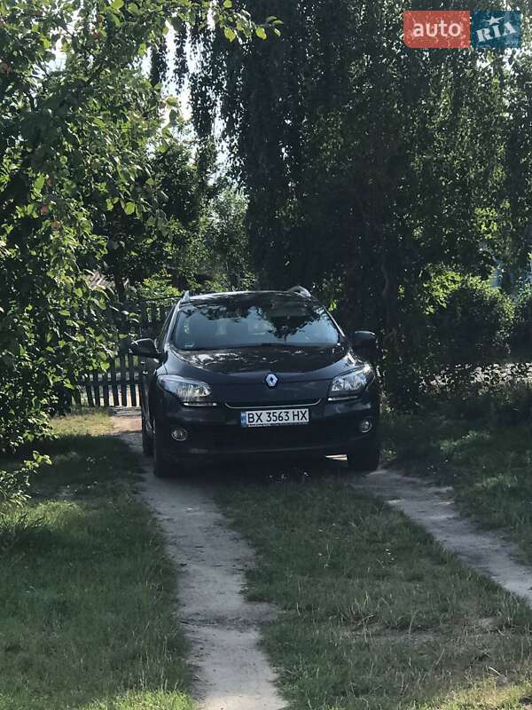 Хэтчбек Renault Megane 2013 в 