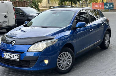 Хетчбек Renault Megane 2010 в 