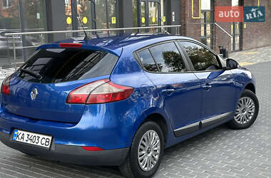 Хетчбек Renault Megane 2010 в 