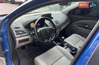 Хетчбек Renault Megane 2010 в 