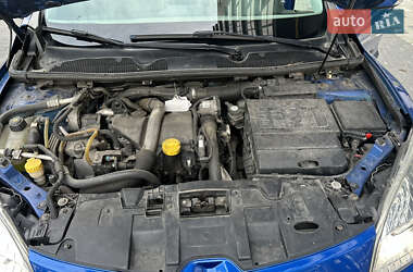 Хетчбек Renault Megane 2010 в 