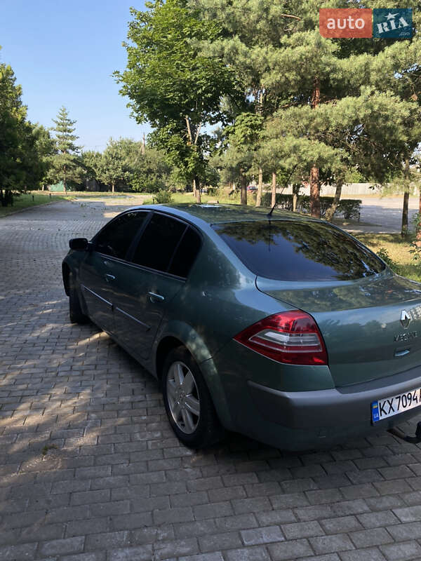 Седан Renault Megane 2006 в Дергачах