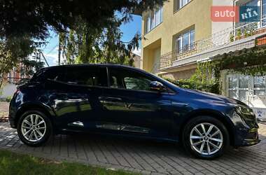 Хэтчбек Renault Megane 2017 в 