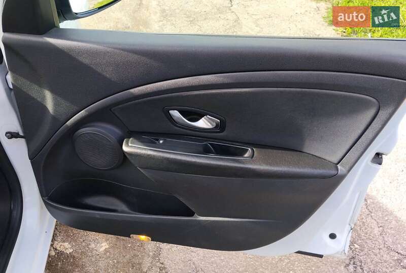 Універсал Renault Megane 2010 в Тернополі фото 13 Універсал Renault Megane 2010 в Тернополі