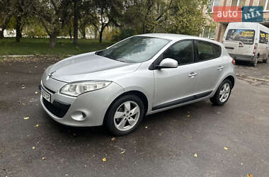 Хетчбек Renault Megane 2011 в 
