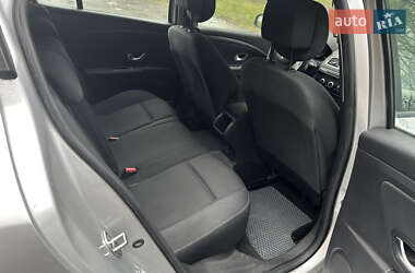 Хетчбек Renault Megane 2011 в 