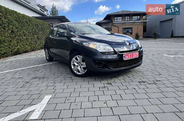 Хэтчбек Renault Megane 2012 в 