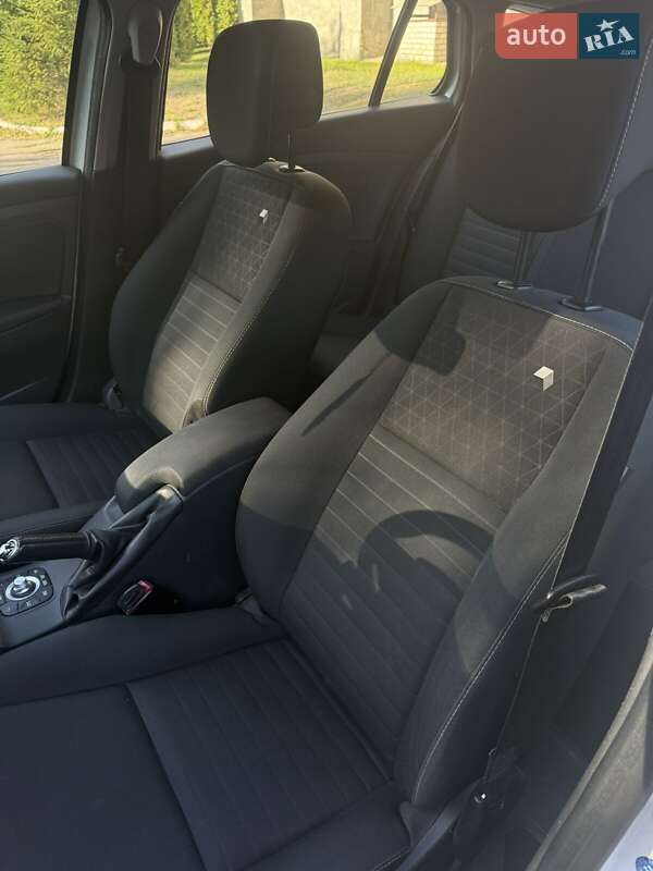 Универсал Renault Megane 2015 в Тальном фото 2 Универсал Renault Megane 2015 в Тальном