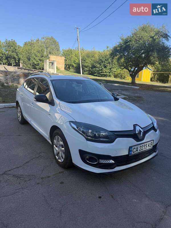 Универсал Renault Megane 2015 в Тальном фото 6 Универсал Renault Megane 2015 в Тальном