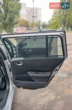 Універсал Renault Megane 2005 в  фото 9 Універсал Renault Megane 2005 в