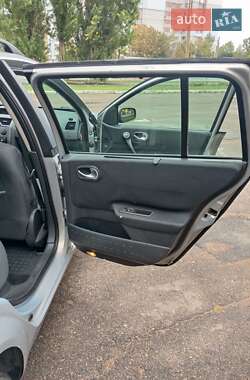 Універсал Renault Megane 2005 в  фото 38 Універсал Renault Megane 2005 в