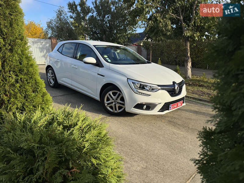Хэтчбек Renault Megane 2018 в Корсуне-Шевченковском