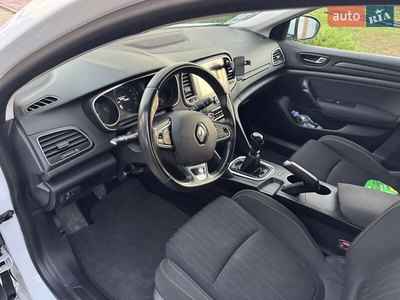 Хэтчбек Renault Megane 2018 в Корсуне-Шевченковском