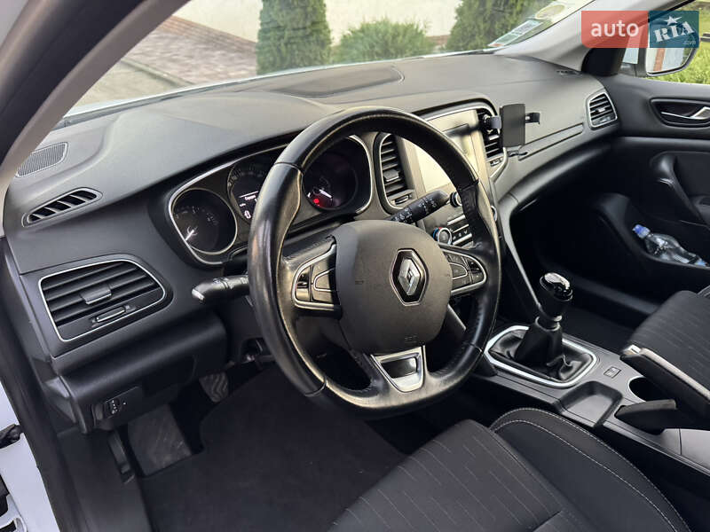 Хэтчбек Renault Megane 2018 в Корсуне-Шевченковском