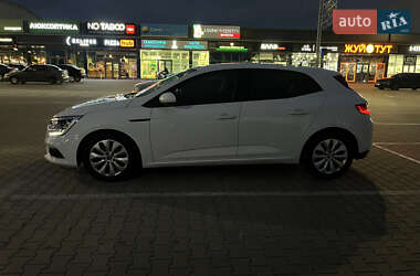 Хэтчбек Renault Megane 2016 в 