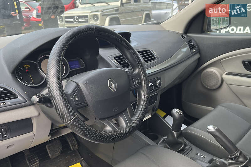 Хетчбек Renault Megane 2011 в Стрию фото 11 Хетчбек Renault Megane 2011 в Стрию