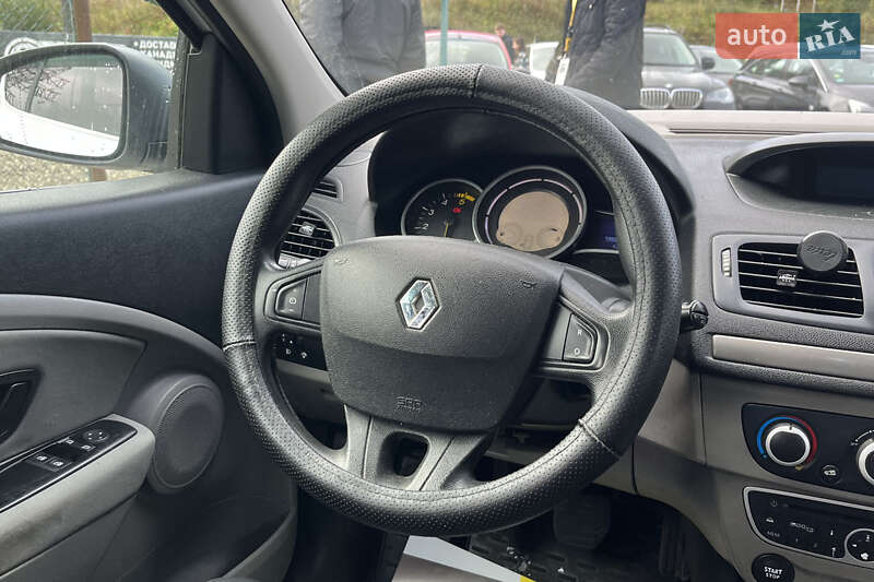 Хетчбек Renault Megane 2011 в Стрию фото 18 Хетчбек Renault Megane 2011 в Стрию