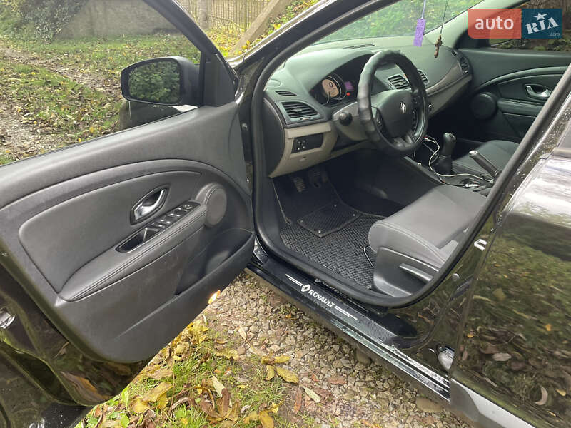 Хетчбек Renault Megane 2009 в Снятині фото 13 Хетчбек Renault Megane 2009 в Снятині