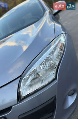 Хетчбек Renault Megane 2010 в 