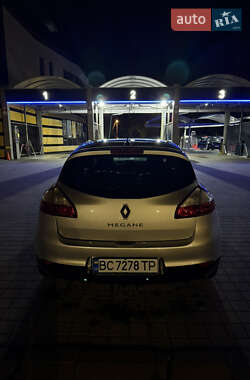 Хэтчбек Renault Megane 2009 в 