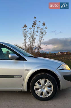 Универсал Renault Megane 2006 в  фото 11 Универсал Renault Megane 2006 в