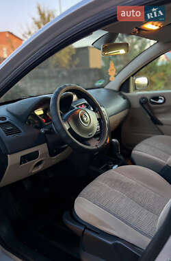 Универсал Renault Megane 2006 в  фото 17 Универсал Renault Megane 2006 в